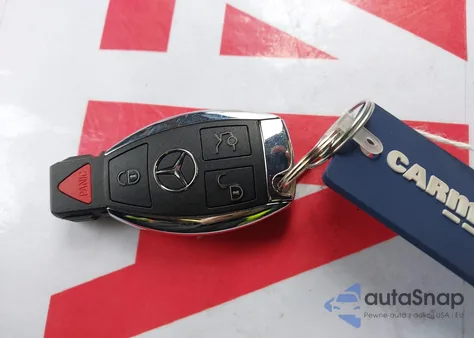 2016 Mercedes-Benz Glc 300 4Matic z USA, uszkodzony, nr VIN WDC0G4KB6GF064370